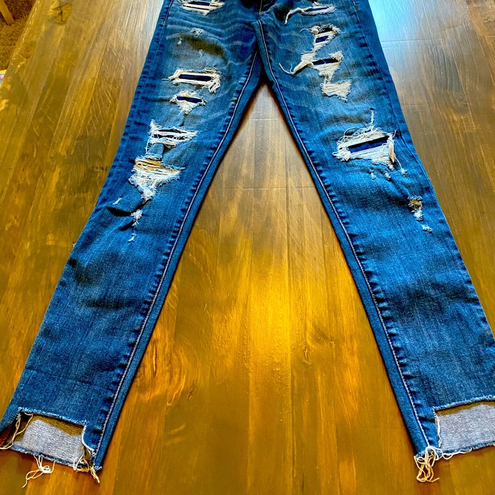 American Eagle size 6 distressed